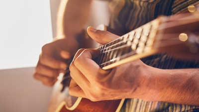 Musik terus berevolusi, Gen Z hadir dengan selera unik berkat teknologi digital dan streaming.