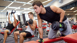 Benarkah gym buang waktu? Simak fakta dan manfaat ngegym menurut dokter jantung dan saraf di sini.